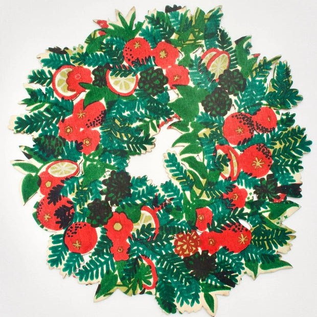 East End Press - Christmas Wooden Wreath - Ruby's Home Store