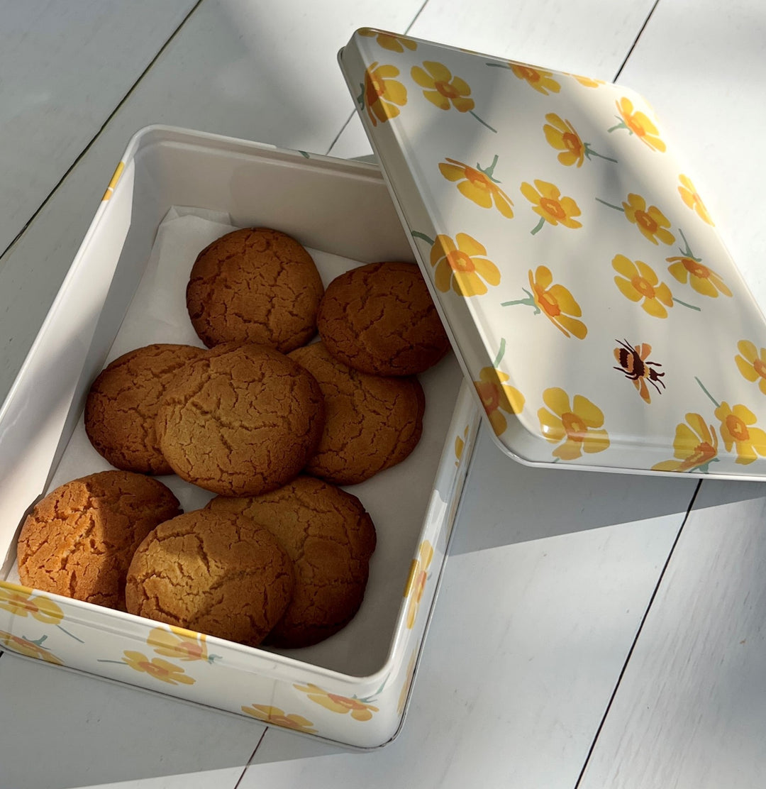 Emma Bridgewater buttercup biscuit tin with cookies 