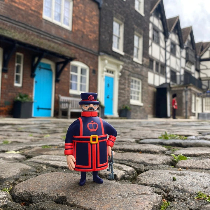Beefeater &amp; Raven Figure Figures - Collectable Cities - Ruby&
