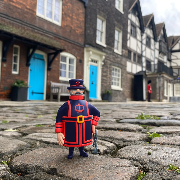 Beefeater &amp; Raven Figure Figures - Collectable Cities