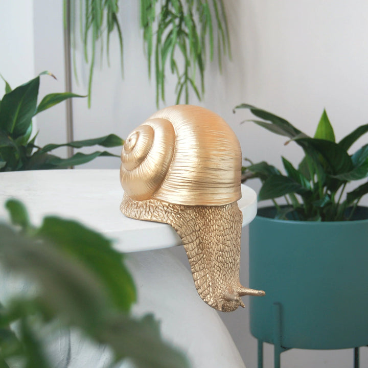 Crawling Shelf Snail - White Moose - Ruby's Home Store