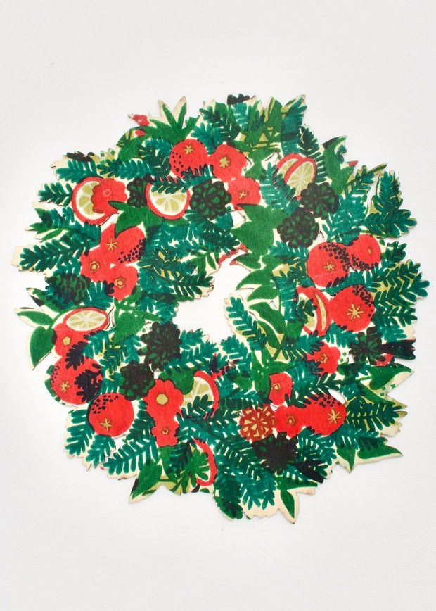 East End Press - Christmas Wooden Wreath - Ruby's Home Store