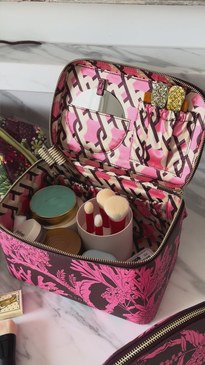 Delphine Large Vanity Case - Garnet - Sage x Clare