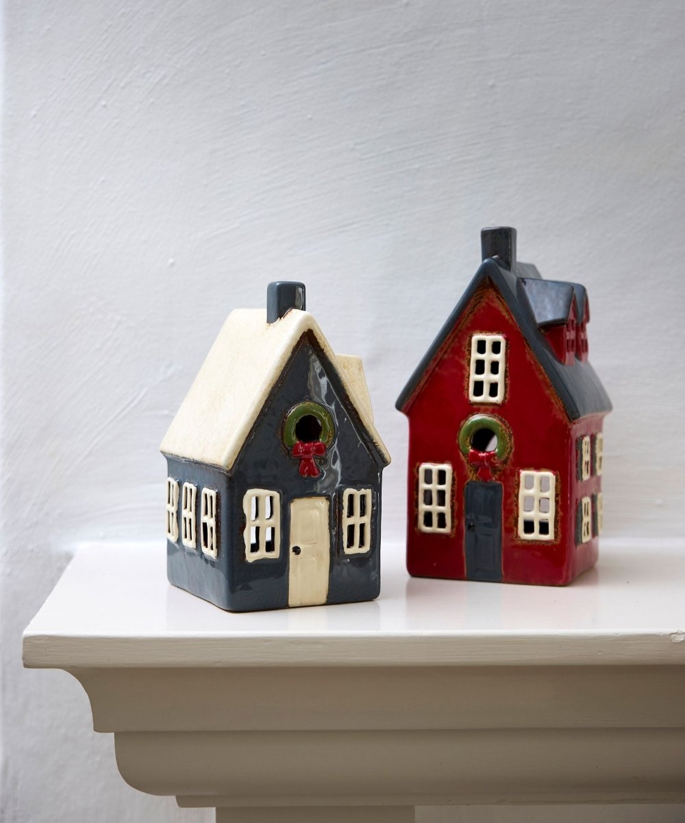 Tea Light Cottage Red With Wreath - Ruby's Home Store