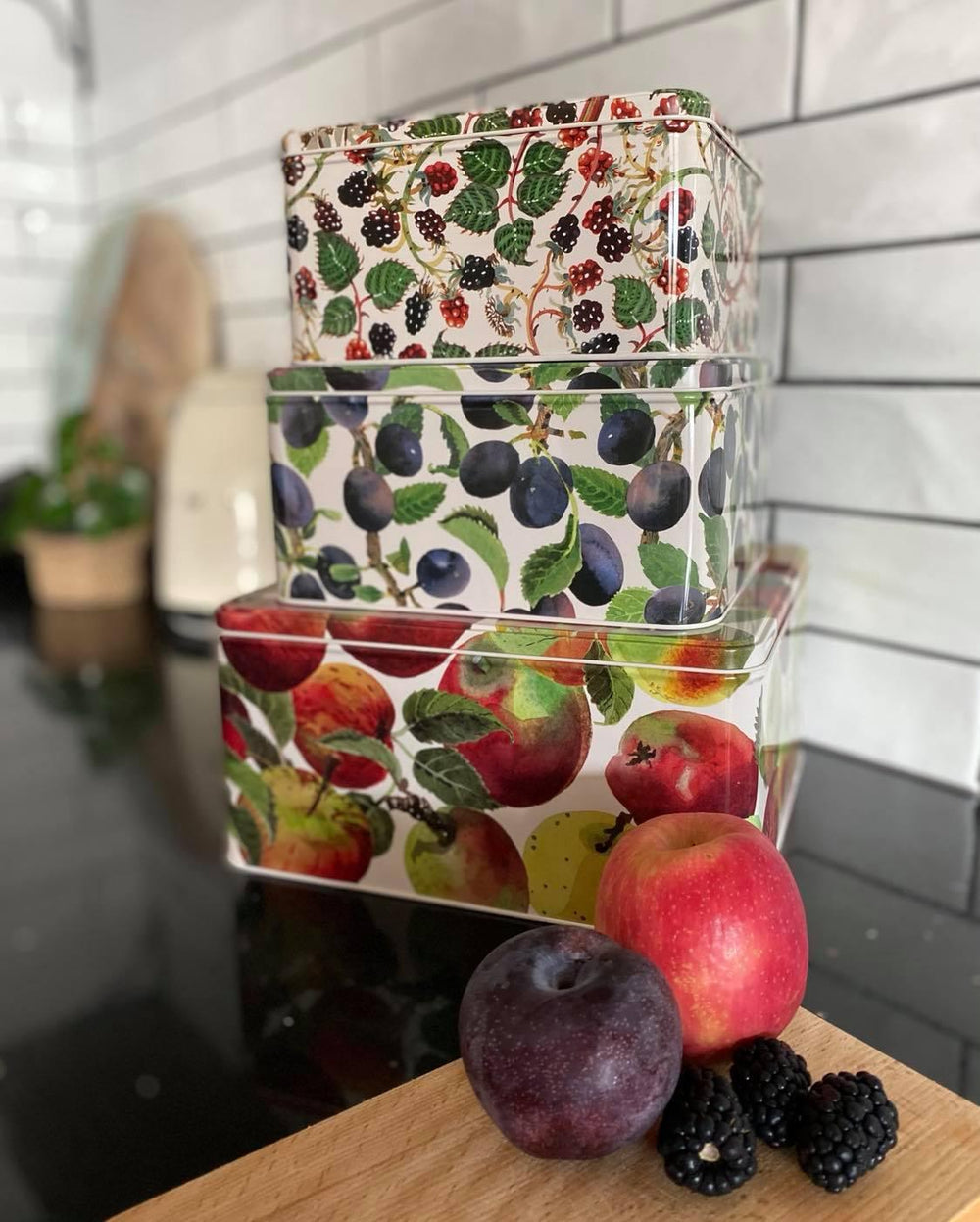 Vegtable Garden Apples by Emma Bridgewater Large Square Cake Tins - Rubys Home Store 